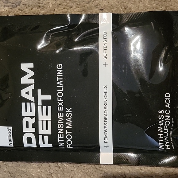 Exfoliating/Moisturizing Masks - Picture 4 of 5